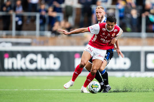 Sirius Joeri De Kamps och Kalmars Romario Pereira Sipiao