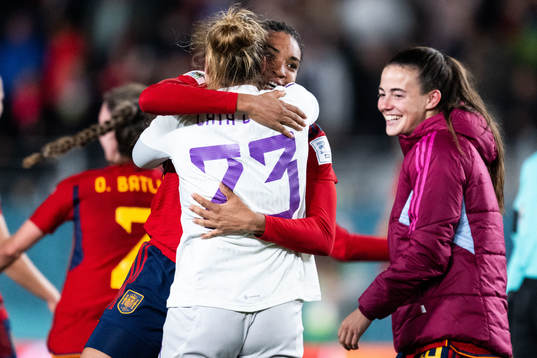 Goalkeeper Cata Coll and Salma Paralluelo of Spain celebrate