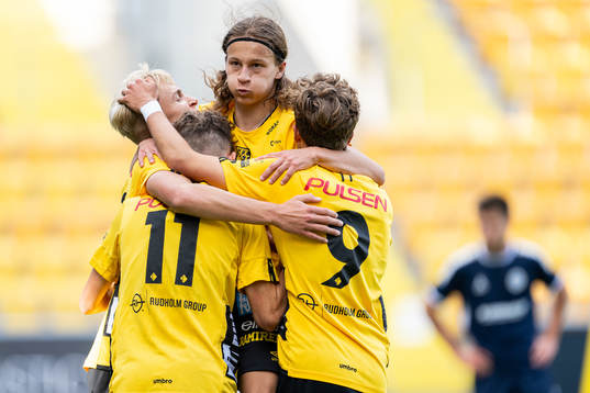 Elfsborgs spelare med Lucas Eliasson jublar efter att Leo Östman gjort 1-0