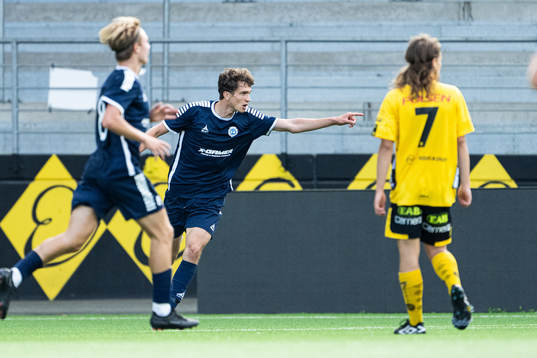 Utsiktens Frans Adamovic jublar efter 2-1