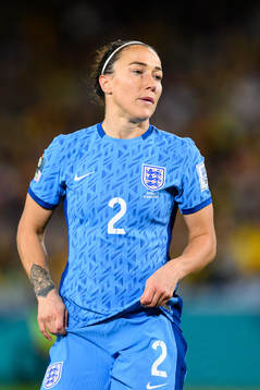 Bla gjennom flere bilder av Lucy Bronze