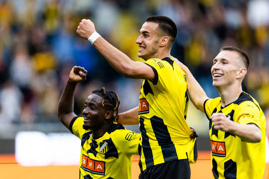 Srdjan Hrstic of Häcken celebrates with Ibrahim Sadiq and Kristoffer Lund Hansen after 1-0