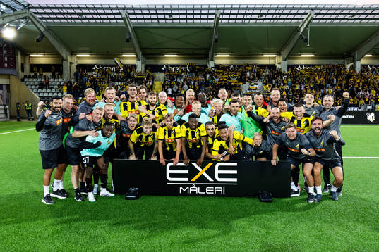 Players and team of Häcken celebrates