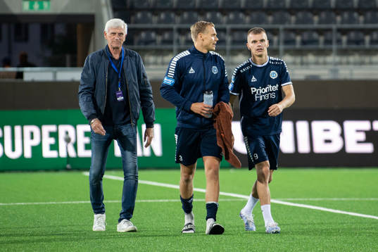 Utsiktens ordförande Björn Jarkvist, Utsiktens Jesper Brandt och Lucas Hedlund jublar