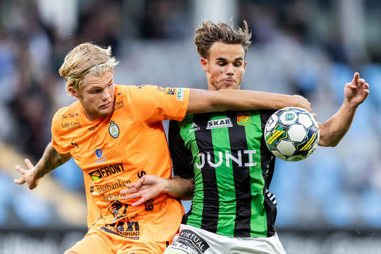 AFC Eskilstunas Mattis Adolfsson och GAIS Simon Sjöholm