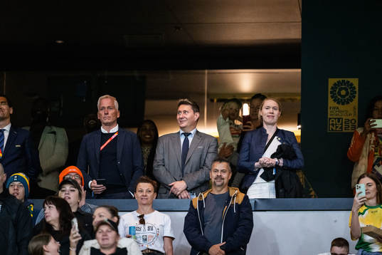 Håkan Sjöstrand, general secretary of the Swedish Football Association and Hedvig Lindahl ahead of the FIFA Women's World Cup bronze medal match between Sweden and Australia on August 19, 2023 in Brisbane. 