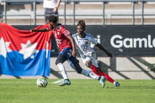 Örgrytes Mubaarak Nuh och Östersunds Yannick Armel