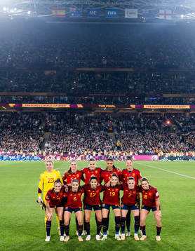The starting eleven of Spain poses for a team photo ahead of the FIFA Women's World Cup final between Spain and England on August 20, 2023 in Sydney. 