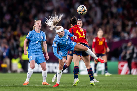 Alex Greenwood of England and Alba Redondo of Spain