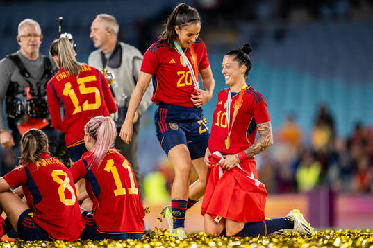 Rocia Galvez and Jennifer Hermoso of Spain celebrate