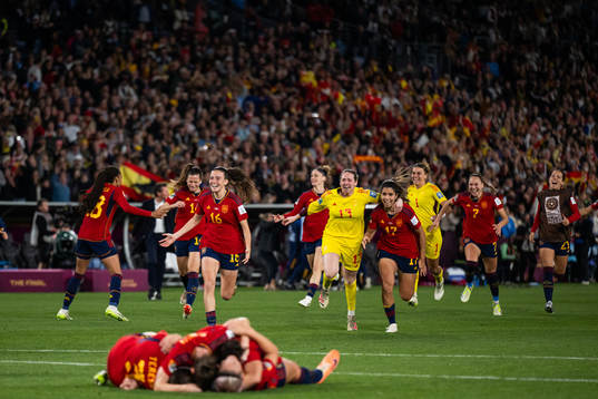 Maria Perez, Enith Salon and Alba Redondo of Spain celebrate