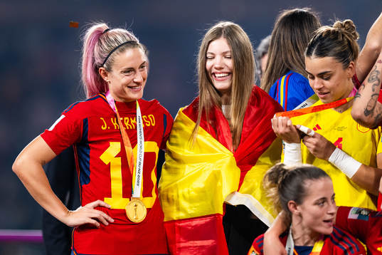 Alexia Putellas and Princess Sofia of Spain