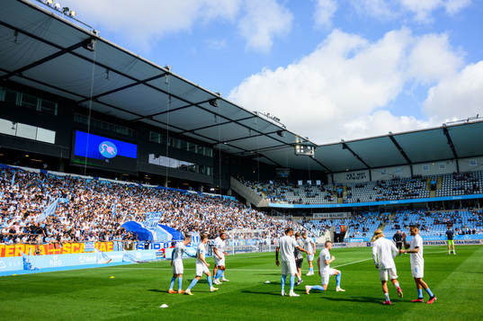 Spelarna värmer upp