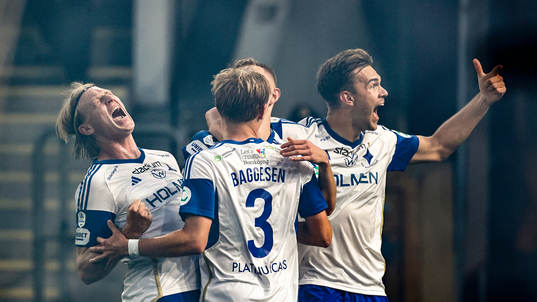 IFK Norrköpings Marcus Baggesen, Daniel Fritz Eid, Victor Stange Lind och Anton Eriksson jublar efter mål 3-1 av Victor Stange Lind
