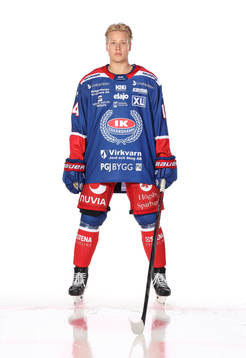 Oskarshamns Mikkel Öby Olsenposerar för ett porträtt