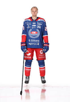 Oskarshamns Hampus Karlssonposerar för ett porträtt