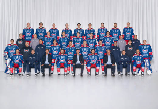  Alexander Anderberg, Viktor Lodin, Jonas Engström, Gustaf Westlund, Dalibor Dvorsky, Lukas Jasek, Rasmus Bengtsson, Hynek Zohorna, Hampus Karlsson. 3:e ledet från vänster: Bo Green, Jan Hammar, Oskar Asplund, Mikkel Øby Olsen, Niclas Burström, David Quenneville, Hugo Jonasson, Per Normark, Sadegh Dolatabadi. 2:a ledet från vänster: Marek Langhamer, Philip Törmänen, Christoffer Norgren, Lukas Pilö, Logan Hutsko, Johan Johnsson, Nick Olesen, Mikael Sandberg, Melker Andersson, Emil Kruse. Sittande från vänster: Ahti Oksanen, Mikael Holmqvist, Johan Göransson, Oscar Engsund, Johan Franzén, Patrik Karlkvist, Thomas Fröberg, Martin Filander, Johannes Salmonsson.