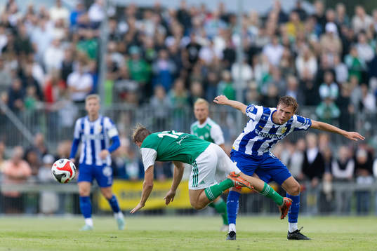 IK Zeniths Adam Bjerkhede och IFK Göteborgs Vilmer Tyrén
