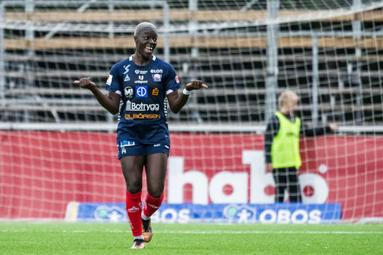 Linköpings Michaela Abam jublar efter 1-4