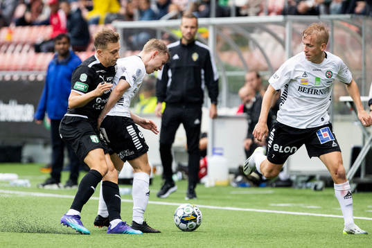 Västerås SKs Simon Gefvert och Örebros Valgeir