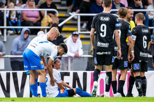 Värnamos Simon Thern har ont