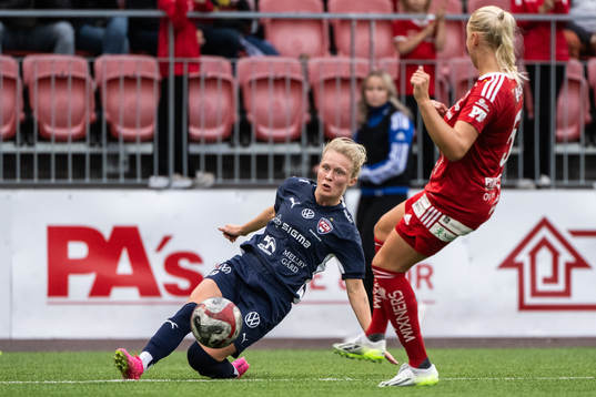 Bla gjennom flere bilder av Fotboll, Damallsvenskan, Piteå - FC Rosengård