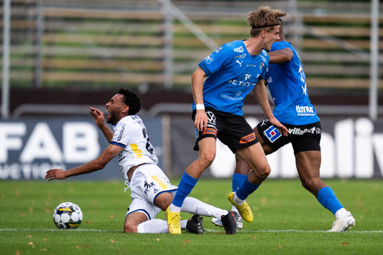 Sirius Joakim Persson och Halmstads Erik Ahlstrand