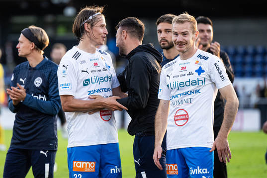 Värnamos Simon Thern och Freddy Winsth jublar