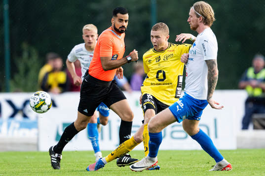 Elfsborgs Sebastian Holmen och Värnamos Hampus Näsström
