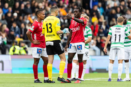 Brages målvakt Andre Bernardini, Seth Hellberg och Ieltsin