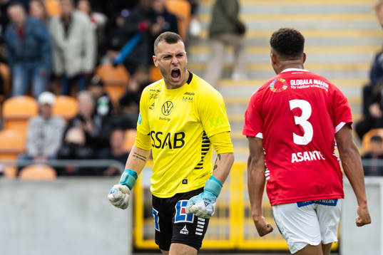 Brages målvakt Andre Bernardini och Eirik Asante Gayi