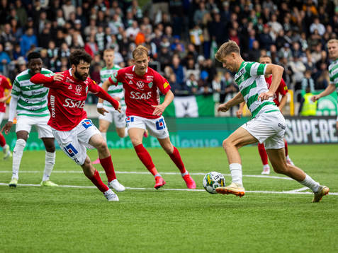 Västerås SKs Patric Åslund mot Brages Jonathan Syberg