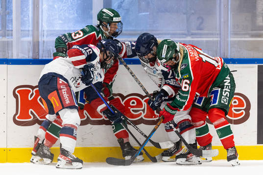 Linköpings Marthe Brunvold och Madelen Haug Hansen mot