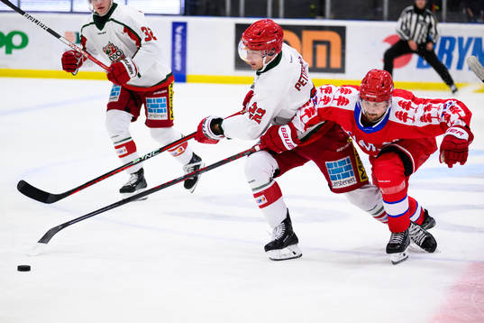 Modos Adam Pettersson och Timrås Panu Mieho