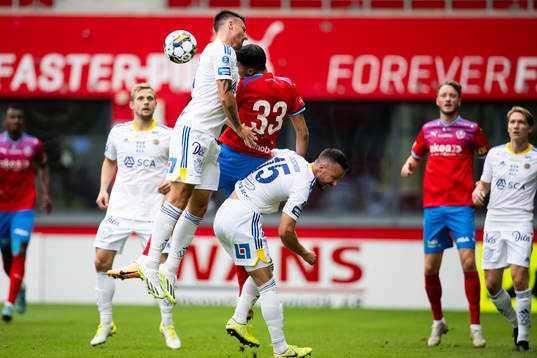 Helsingborgs Amar Muhsin  i nickduell mot GIF Sundsvalls