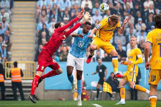 IFK Göteborgs Sebastian Hausner, och Adam Benediktsson mot