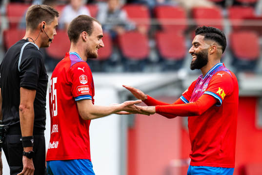 Helsingborgs Adam Hellborg och Amin Al-Hamawi  jublar efter 2-1