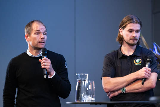 Färjestads tränare Tomas Mitell och Färjestads Linus