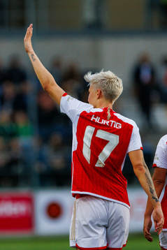 Arsenals Lina Hurtig celebrates after scoring 0-2
