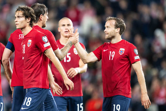 Bård Finne celebrates after scoring 5-0