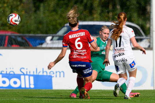 Vittsjös Clara Markstedt och Växjö DFFs Louise Högrell