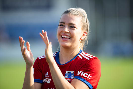 Vittsjös Charlotte Grant jublar efter slutsignalen