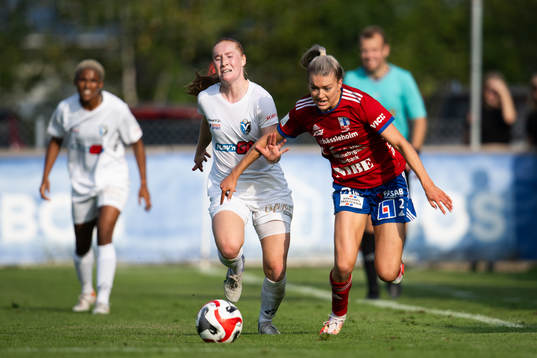Vittsjös Charlotte Grant och Växjö DFFs Tilde Johansson