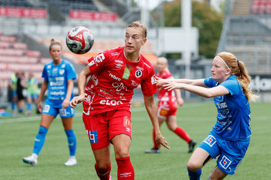 Örebros Jenny-Julia Danielsson och Kalmars Vera Andersson