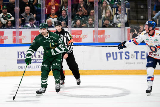 Färjestads Linus Johansson och Växjös Martin Lundberg