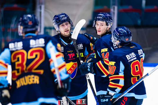 Djurgårdens John Norman (m) jublar med Arvid Bergström