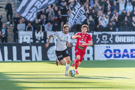 Örebros Daniel Björnquist och Skövde AIKs Isak Bjerkebo