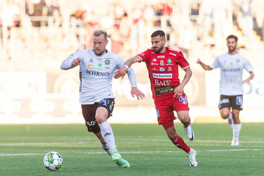 Örebros Sebastian Crona och Skövde AIKs Elmar Abraham