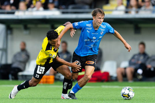 Häckens Momodou Lamin Sonko och Halmstads Kazper Karlsson