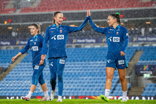 Caroline Graham Hansen and Vilde Bøe Risa of the Norwegian